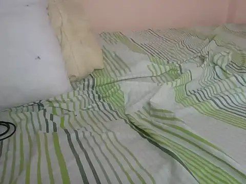 Littlemom124's Webcam Show