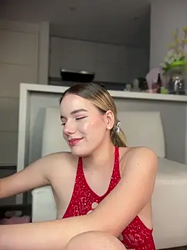 دردشة NicoleCut الجنسية المباشرة