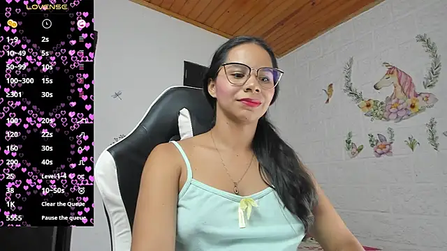 alisson_hoffman05 Adlı Modelin Canlı XXX Sohbeti