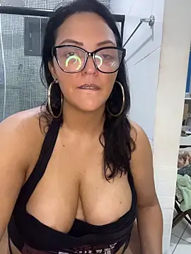 AuroraChest's Live XXX Chat