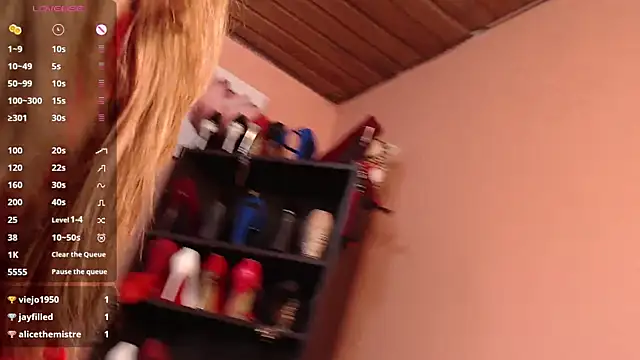Chat +18 de LiaTaylorr ao vivo