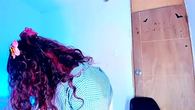 Emily_Coper18 Chat XXX in diretta