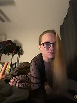 LizzieZ1975's Webcam Show