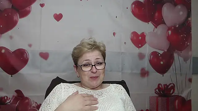 EmiliaGree Chat XXX live