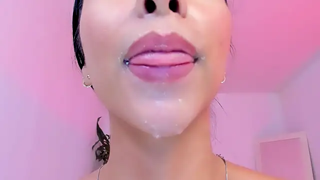 XXX chat uživo modela sophierooy22