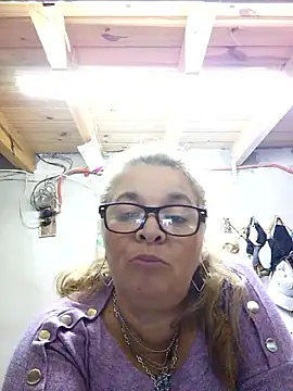 momismilf544 即時 XXX 聊天