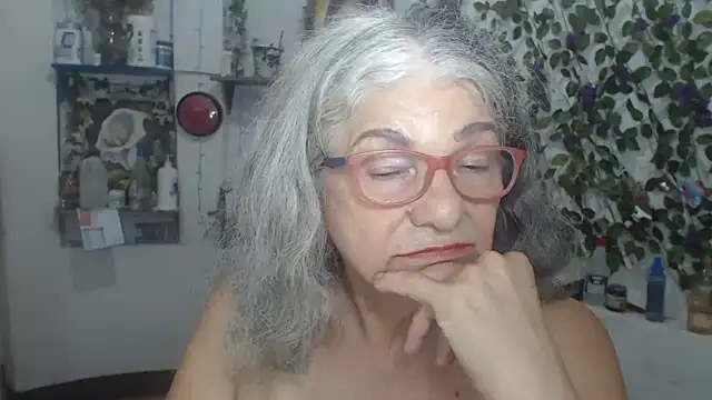 FunnyGrandma's Live XXX Chat