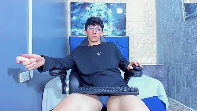 ElanGiraldo's Webcam Show