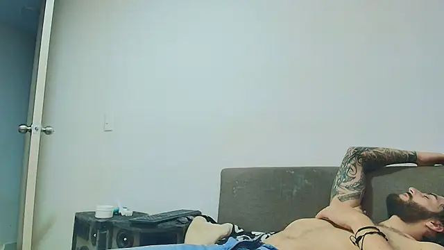 Chat +18 de thomas_gun ao vivo
