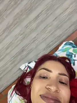 Pokazy przed kamerką – ari_sexy1