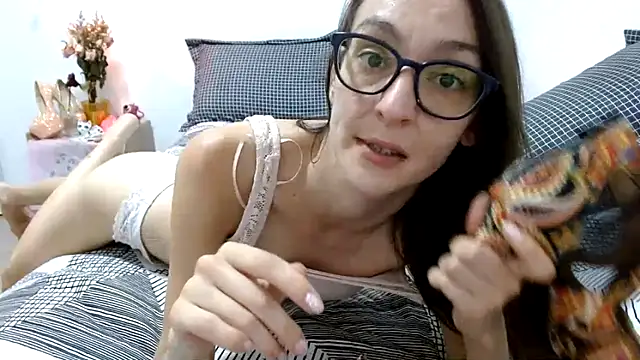Sonyasays Adlı Modelin Canlı XXX Sohbeti