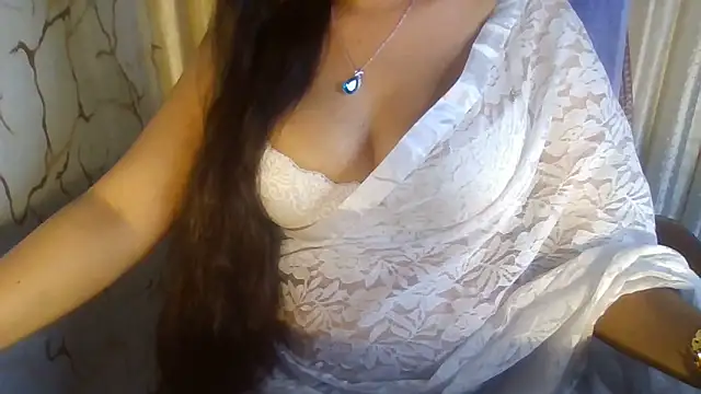 Chat +18 de Cute_Arushii ao vivo