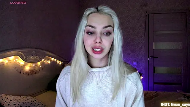 Živý XXX chat LillyMoure_