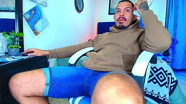 Adil_aminn – Naživo XXX chat