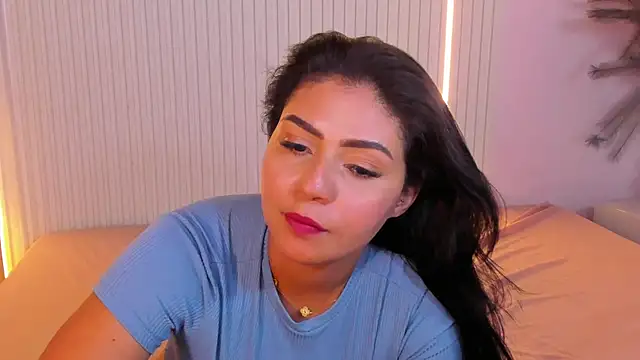 LucyWild8 Chat XXX live