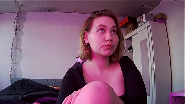 SuzieAllen's Live XXX Chat