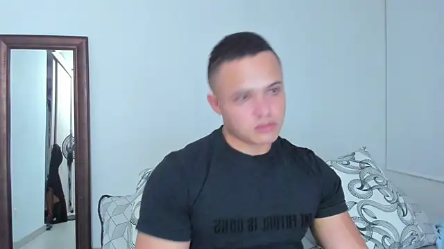 Živý XXX chat KingLevi01