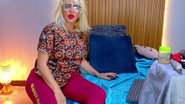 Онлайн чат XXX CIccioline_pussyGolden