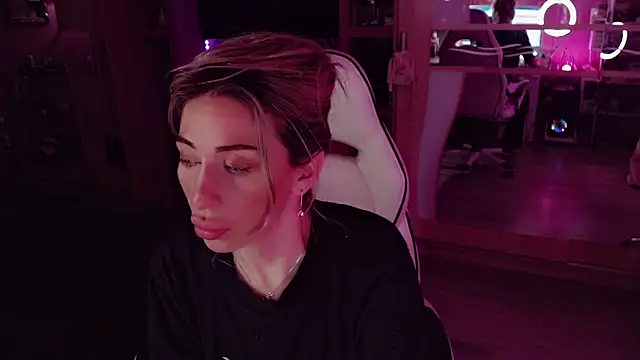 Czat XXX na żywo – AnnieGOld_