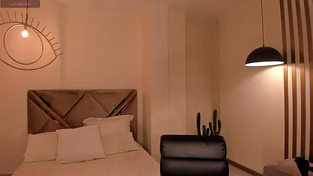 EveBensonX Chat XXX live