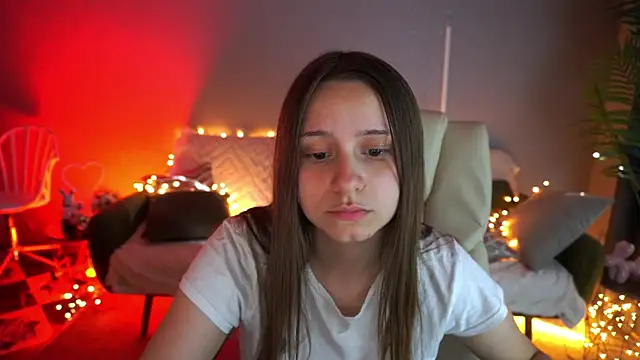 TinyNatalie Chat XXX in diretta