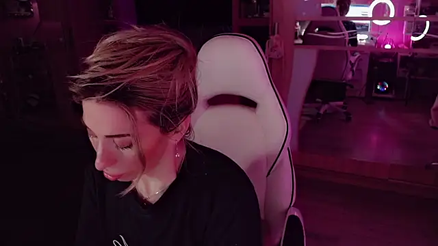 AnnieGOld_'s Live XXX Chat