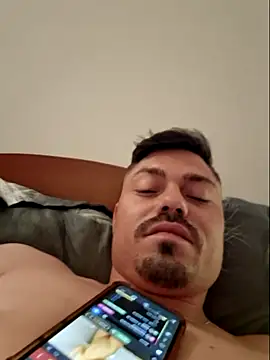 ionut_prince Chat XXX in diretta