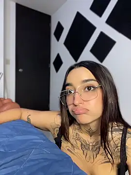 Emily_Rousess Adlı Modelin Canlı XXX Sohbeti