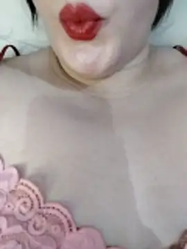 Rawya-34's Live XXX Chat