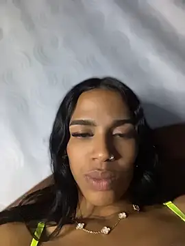Chatroom XXX en direct de FlorSalvaje_