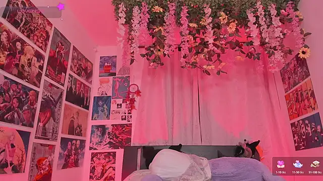 MissCurvyTop's Live XXX Chat