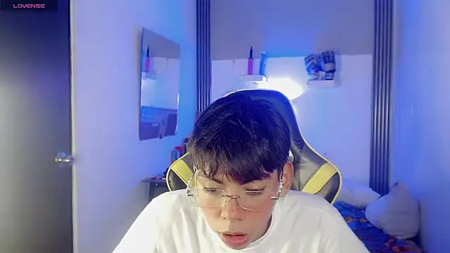 Liarr_ Chat XXX live