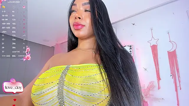 saridethot Chat XXX live