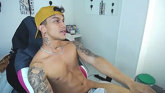 XXX chat uživo modela Leonard_Price