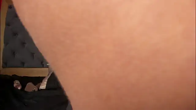 YayaHilton's Live XXX Chat