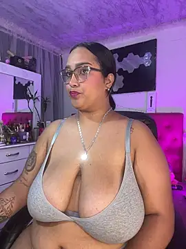 XXX chat uživo modela Teffy__xxx