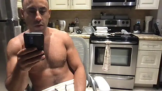 Czat XXX na żywo – BigGuyMuscle