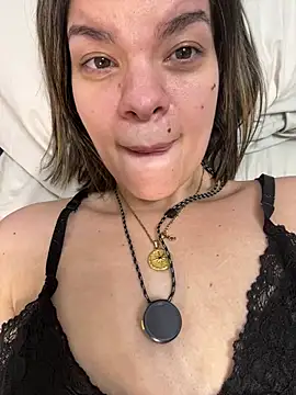 Chat +18 de Zyrella ao vivo