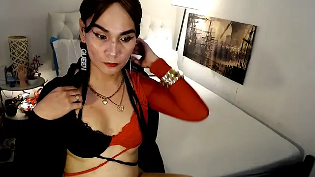 Pokazy przed kamerką – NinaDOM4CUM