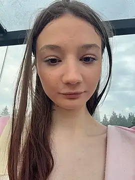 hiding-mila Chat XXX live