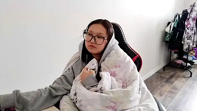 Chat +18 de AdelineCanup ao vivo