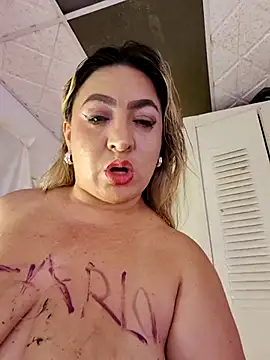 Chat +18 de laurabassii ao vivo