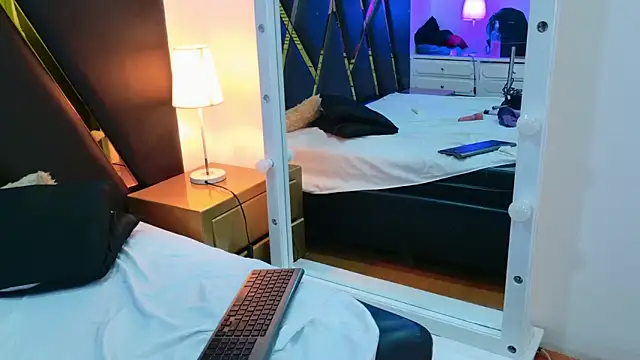 Adel_NesbiitのライブXXXチャット