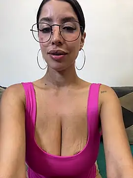 luvely_unique_'s Live XXX Chat