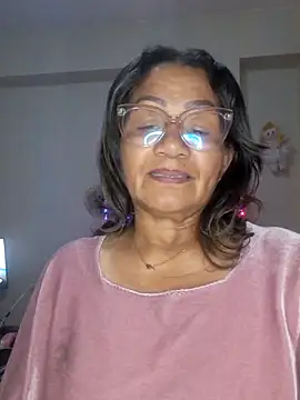 Vickyfox_ élő XXX-chatje