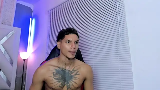Chat +18 de kai_storm77 ao vivo