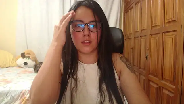 Venus_cat_ Adlı Modelin Canlı XXX Sohbeti