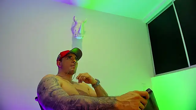 Dagoti élő XXX-chatje
