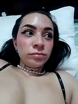 Kollontai Adlı Modelin Canlı XXX Sohbeti
