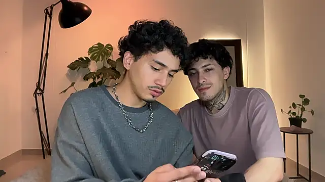 Chat +18 de Noah_and_Steven ao vivo